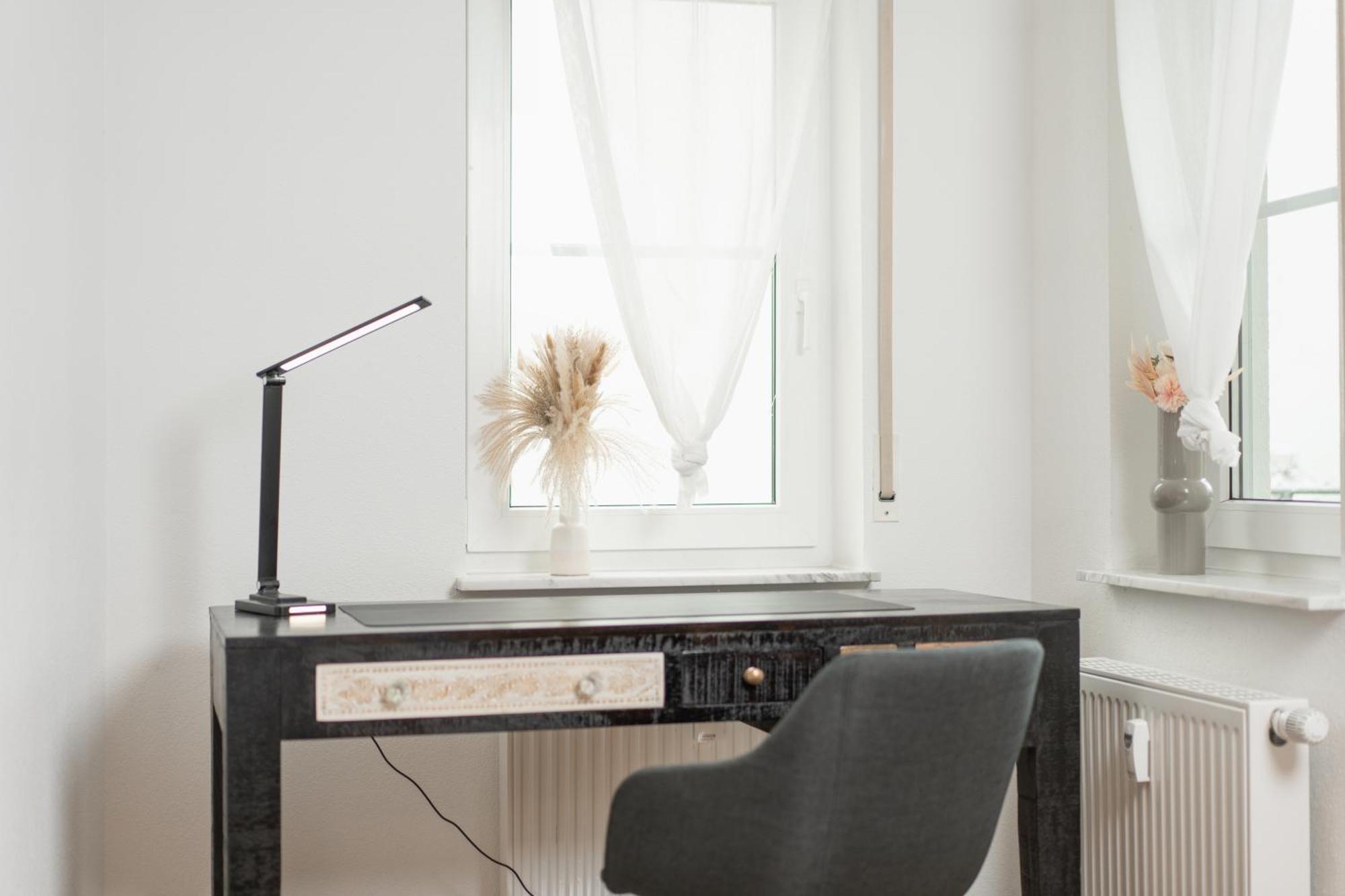 Untersee-Suite Istayunixi Seenaehe-Terrasse-Workspace-Netflix-Parkplatz Radolfzell am Bodensee Bagian luar foto