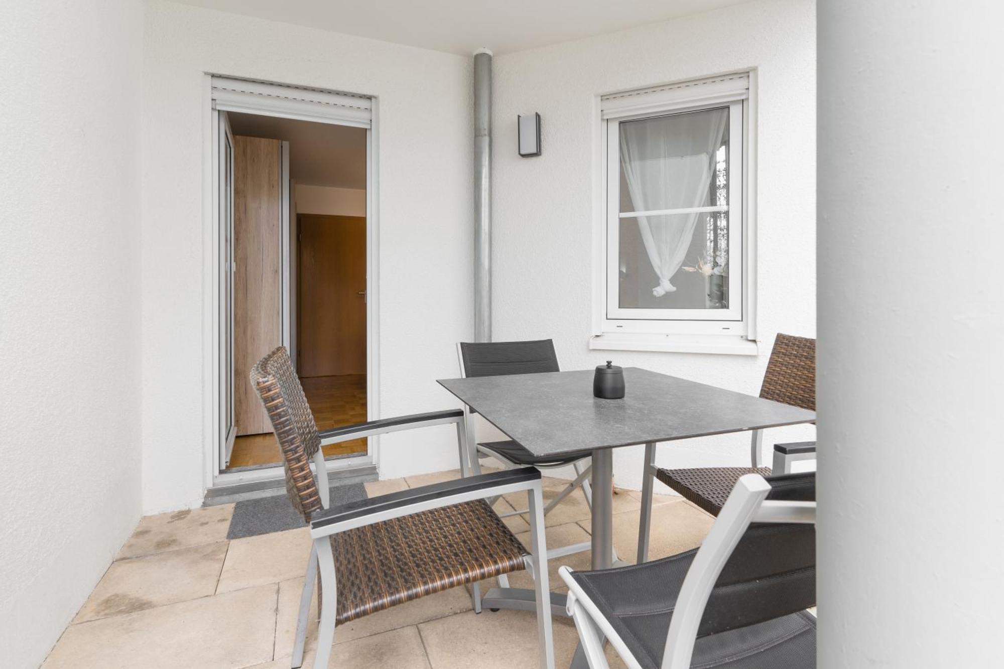 Untersee-Suite Istayunixi Seenaehe-Terrasse-Workspace-Netflix-Parkplatz Radolfzell am Bodensee Bagian luar foto