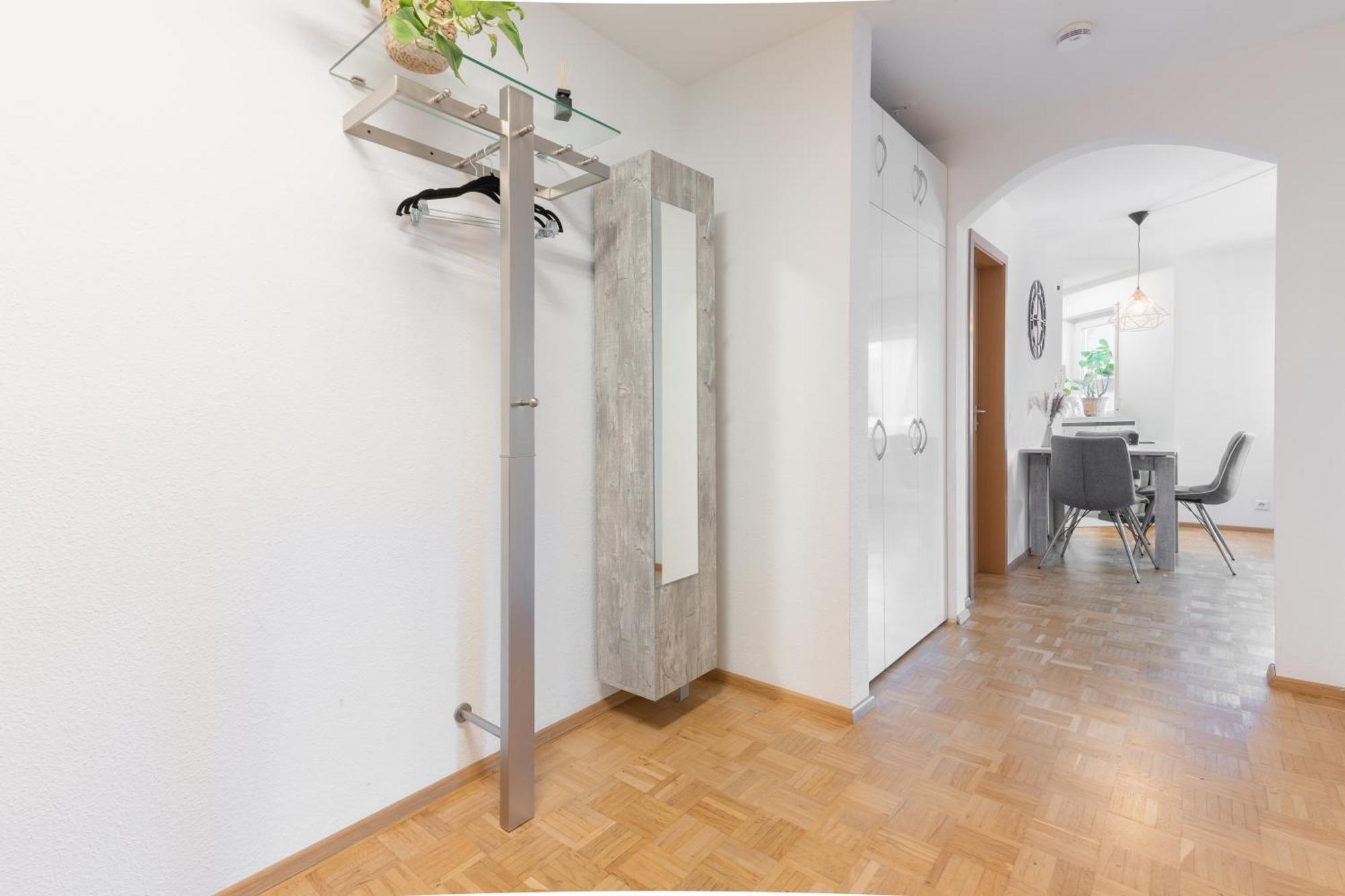 Untersee-Suite Istayunixi Seenaehe-Terrasse-Workspace-Netflix-Parkplatz Radolfzell am Bodensee Bagian luar foto