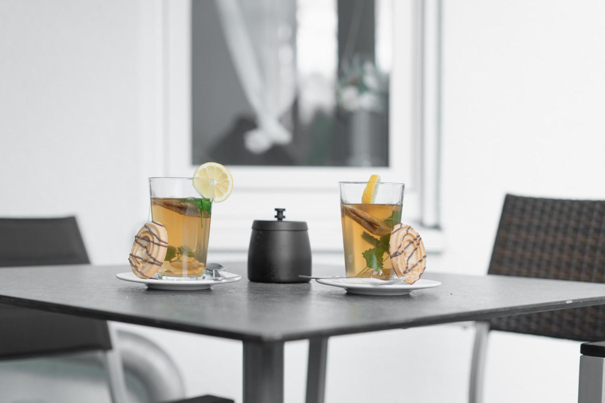 Untersee-Suite Istayunixi Seenaehe-Terrasse-Workspace-Netflix-Parkplatz Radolfzell am Bodensee Bagian luar foto